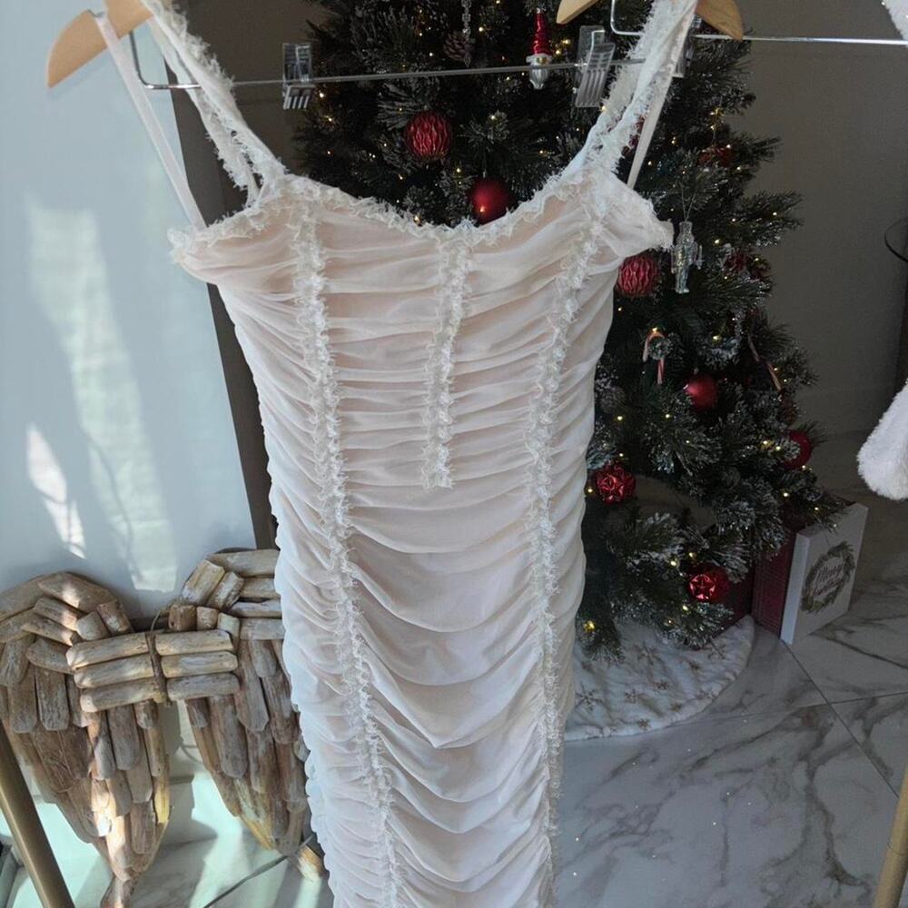 White mini bodycon dress partydress